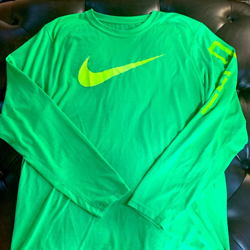 Men’s XL Nike Dryfit Long sleeve
